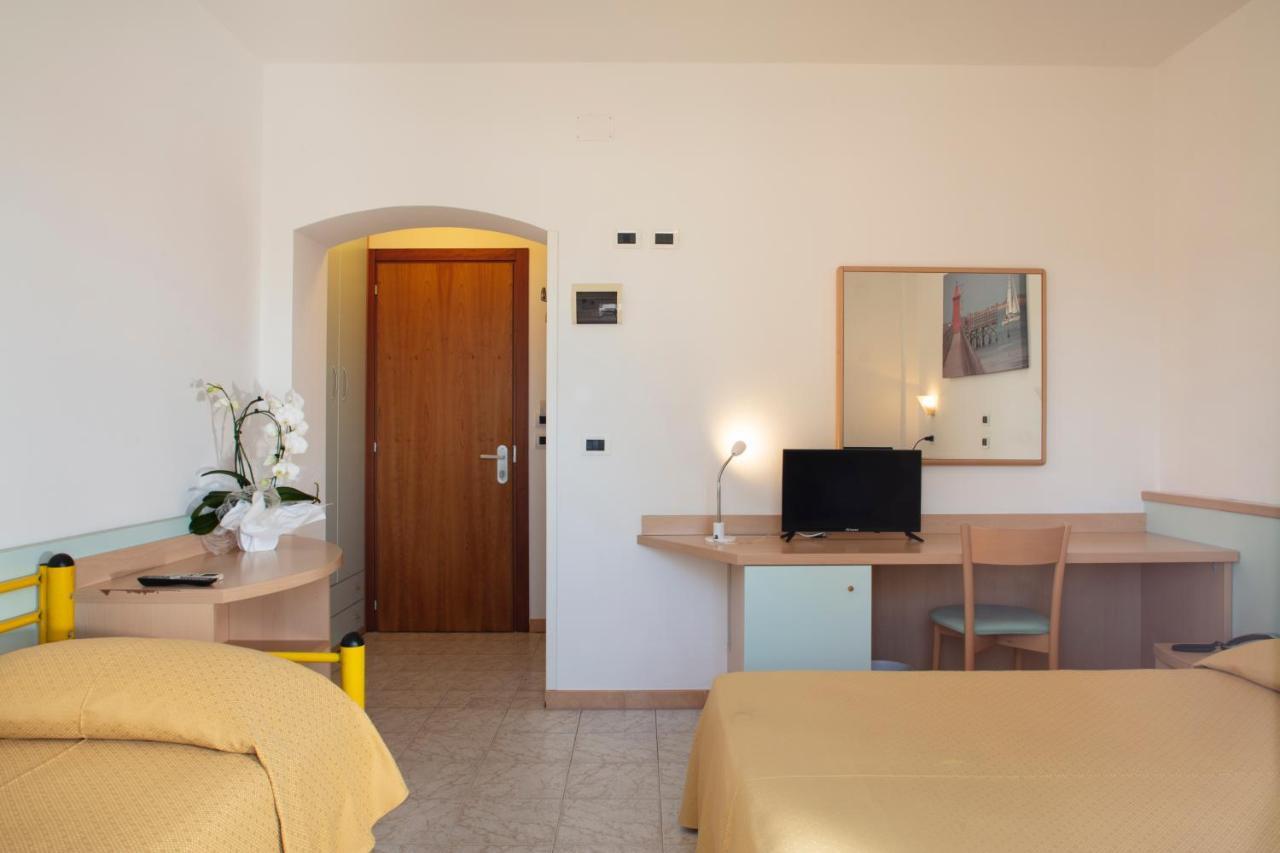 ליגננו סביאדורו Hotel Pelikan מראה חיצוני תמונה