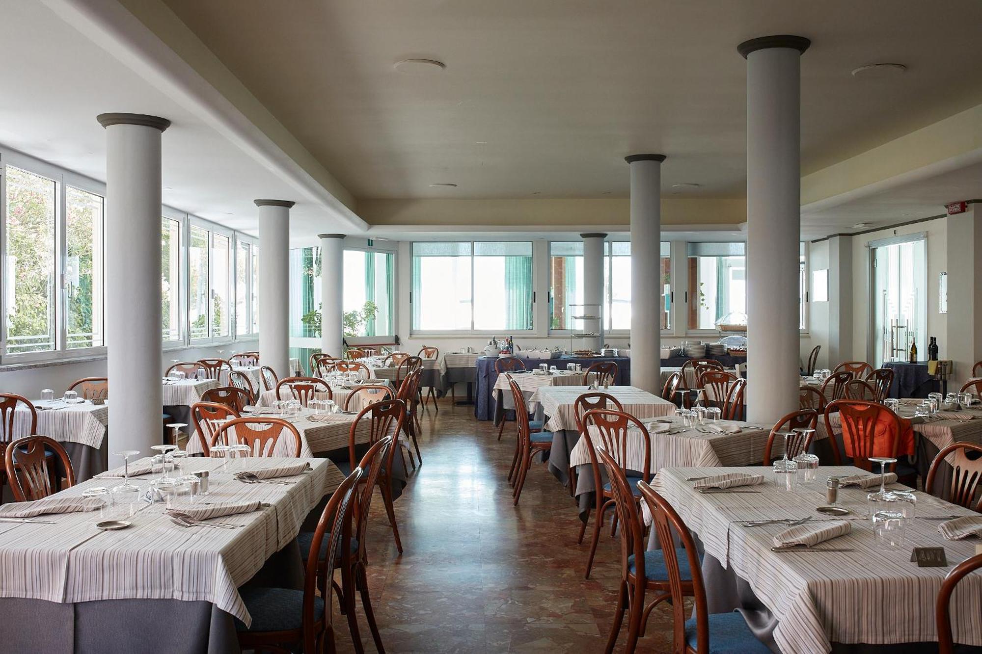 ליגננו סביאדורו Hotel Pelikan מראה חיצוני תמונה